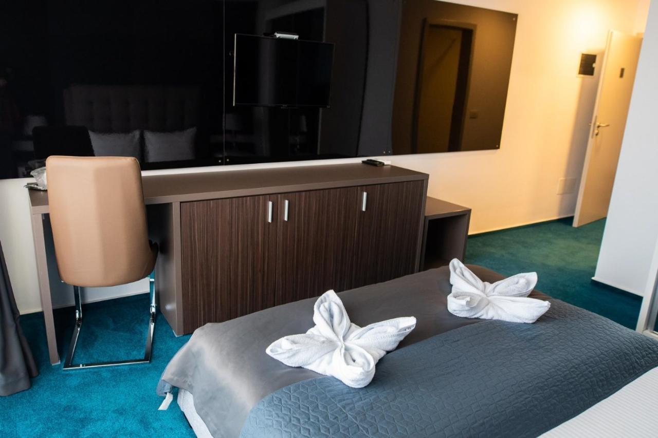 Hotel Complex Noblesse Vaslui Zewnętrze zdjęcie
