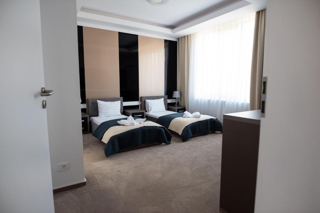 Hotel Complex Noblesse Vaslui Zewnętrze zdjęcie