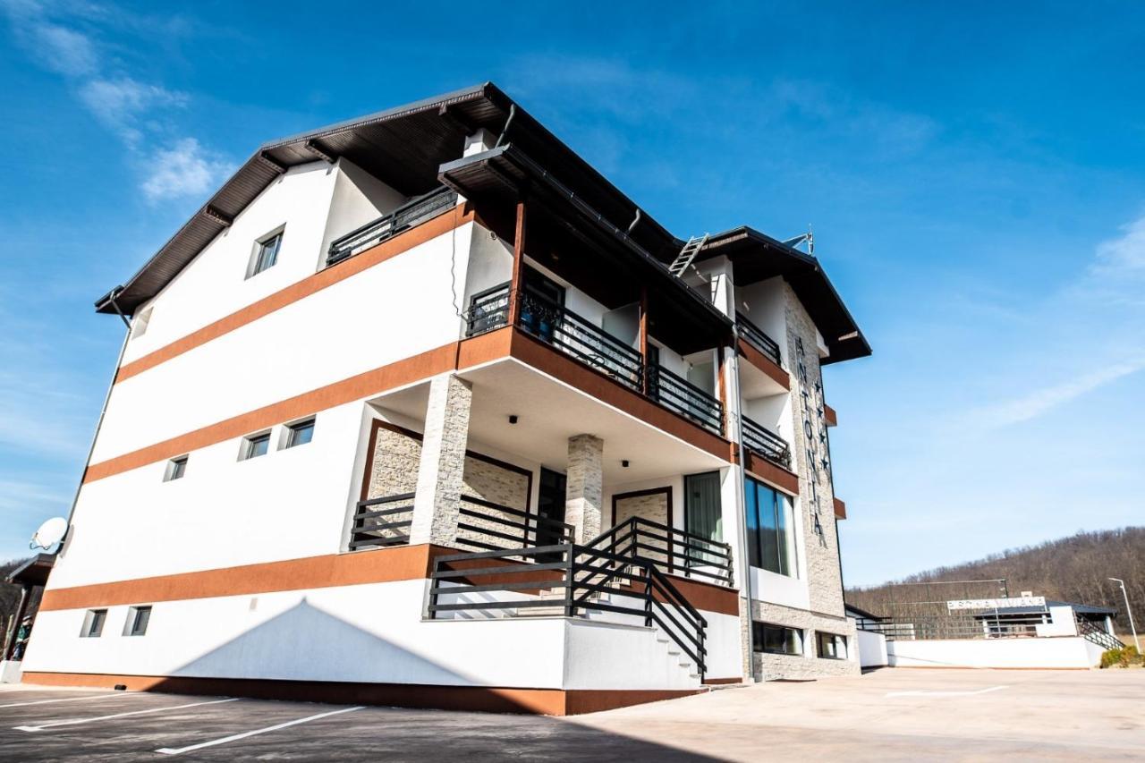 Hotel Complex Noblesse Vaslui Zewnętrze zdjęcie