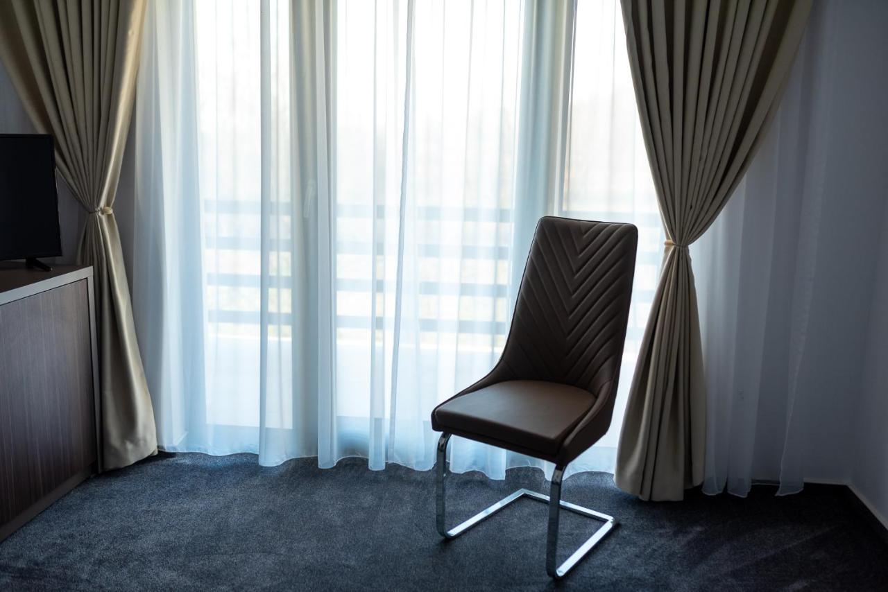Hotel Complex Noblesse Vaslui Zewnętrze zdjęcie