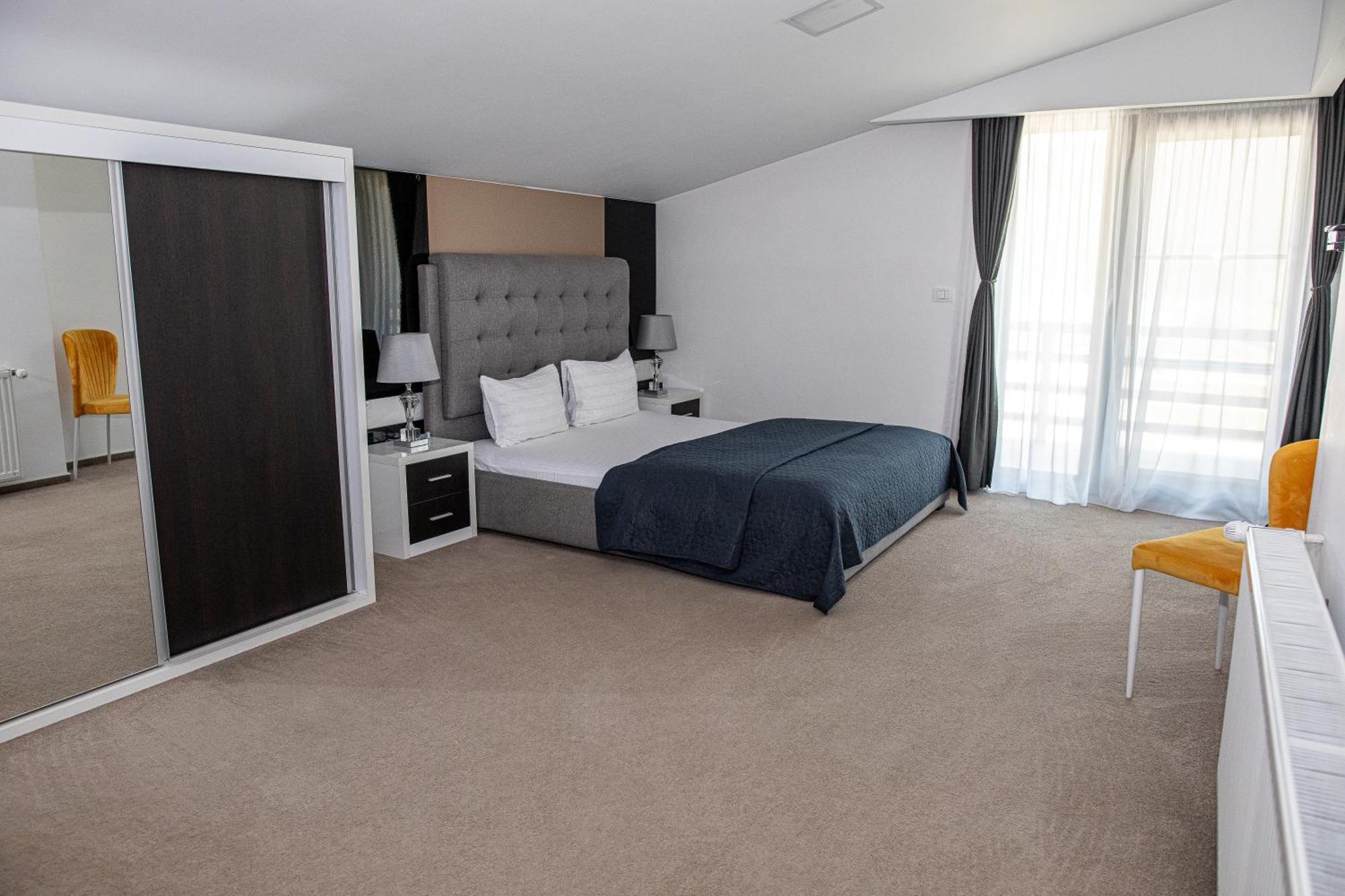 Hotel Complex Noblesse Vaslui Zewnętrze zdjęcie