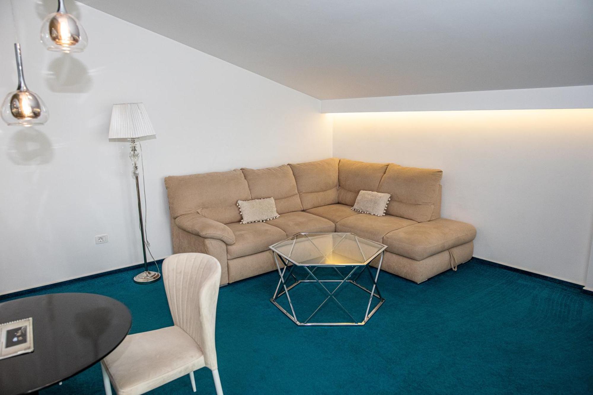 Hotel Complex Noblesse Vaslui Zewnętrze zdjęcie