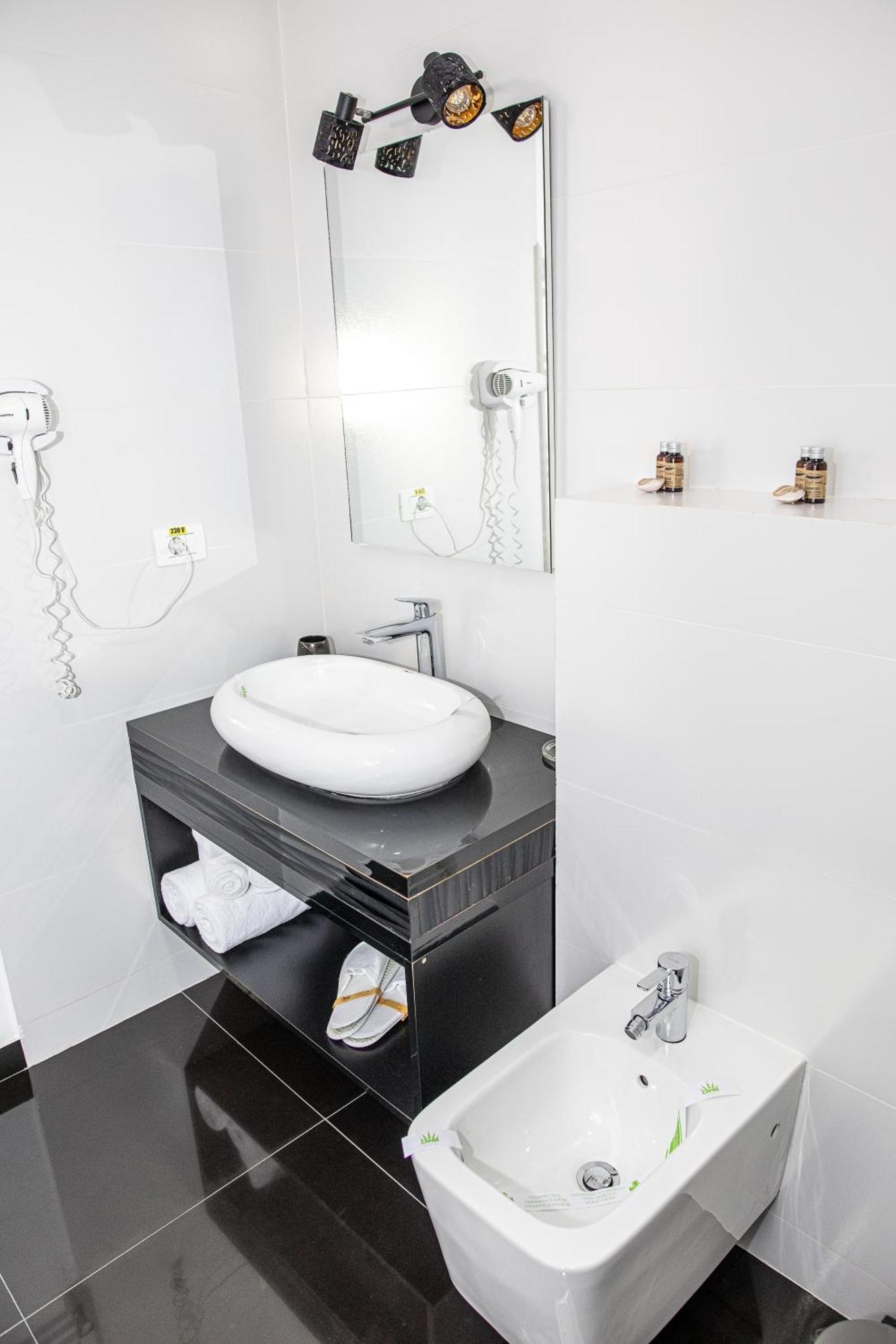 Hotel Complex Noblesse Vaslui Zewnętrze zdjęcie